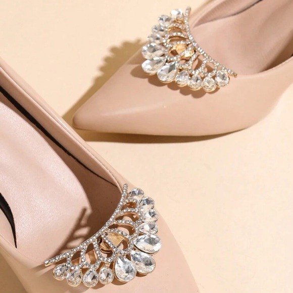 🪩 Embellished Shoe Clips 🪩 - Picture 3 of 3